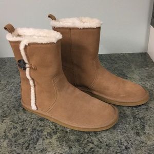American Eagle Suede Boots